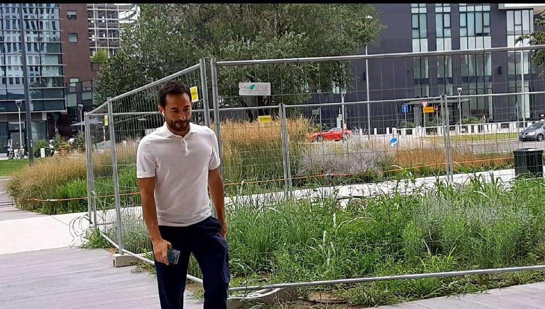VIDEO - Inter, movimento in sede: visita dell'agente Riso e dell'a.d. del Genoa Zarbano 