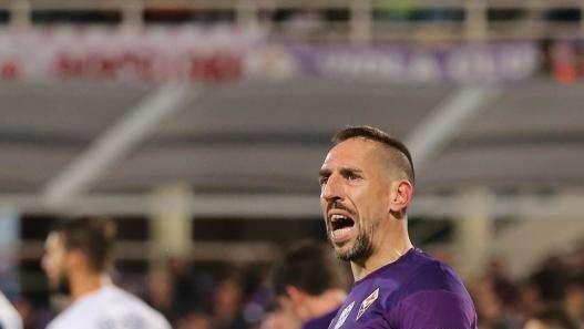 Fiorentina, operazione riuscita per Ribery. Circa due mesi di stop per il francese
