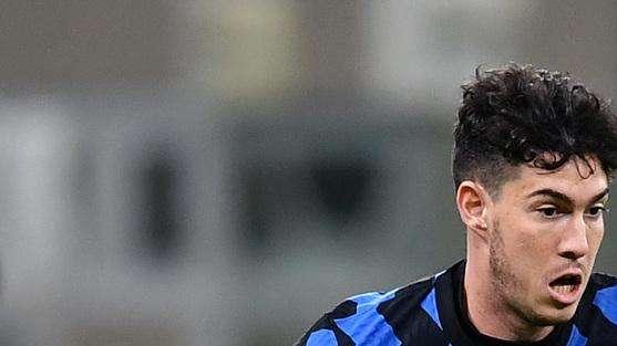 Under 21, Bastoni positivo al Covid-19 il giorno dopo un tampone negativo. Oggi un nuovo test