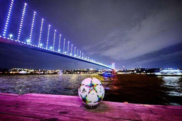 Champions 2022-23, Adidas ha svelato i dettagli del pallone ufficiale: le immagini