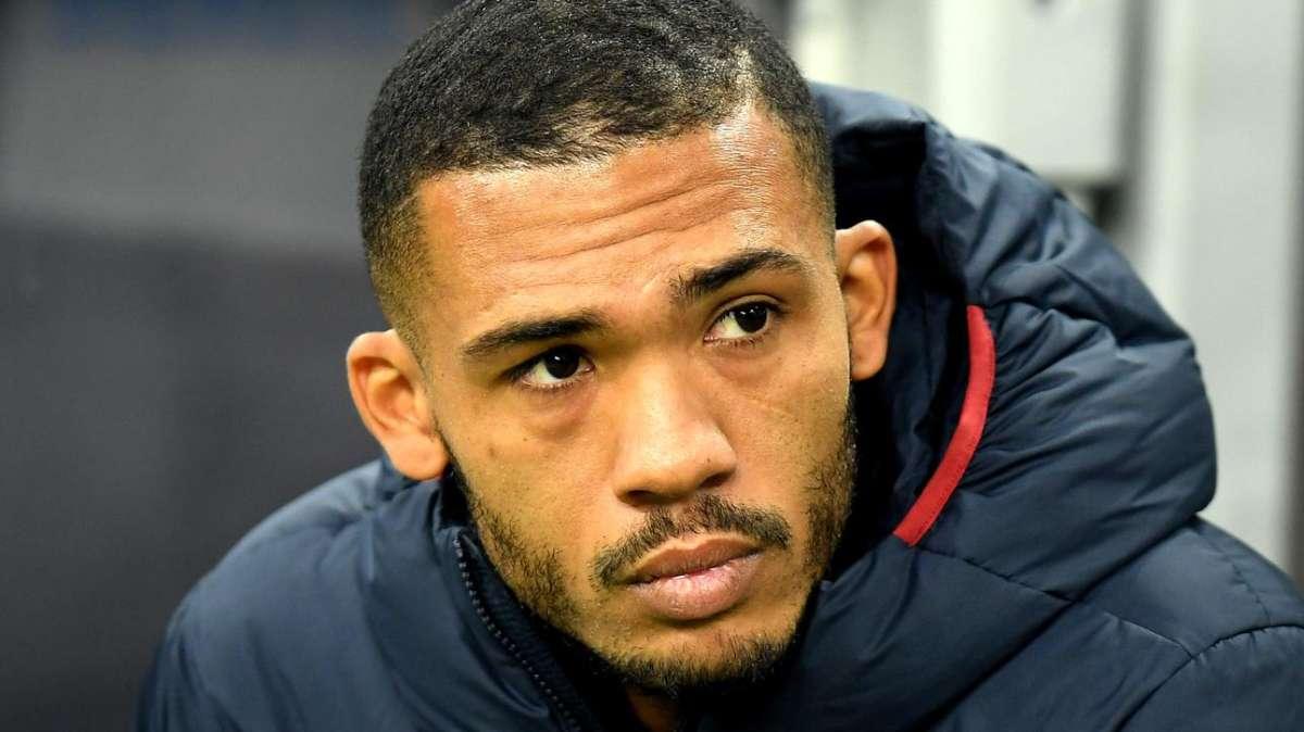 Juan Jesus a contatto con un positivo al Covid: il brasiliano lascia Firenze e torna a Roma