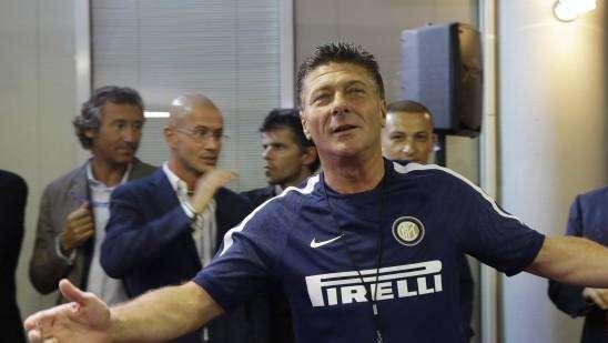 Mazzarri: "I nuovi, quarta punta, rivali, Thohir, DeLa e la Juve: vi dico tutto"