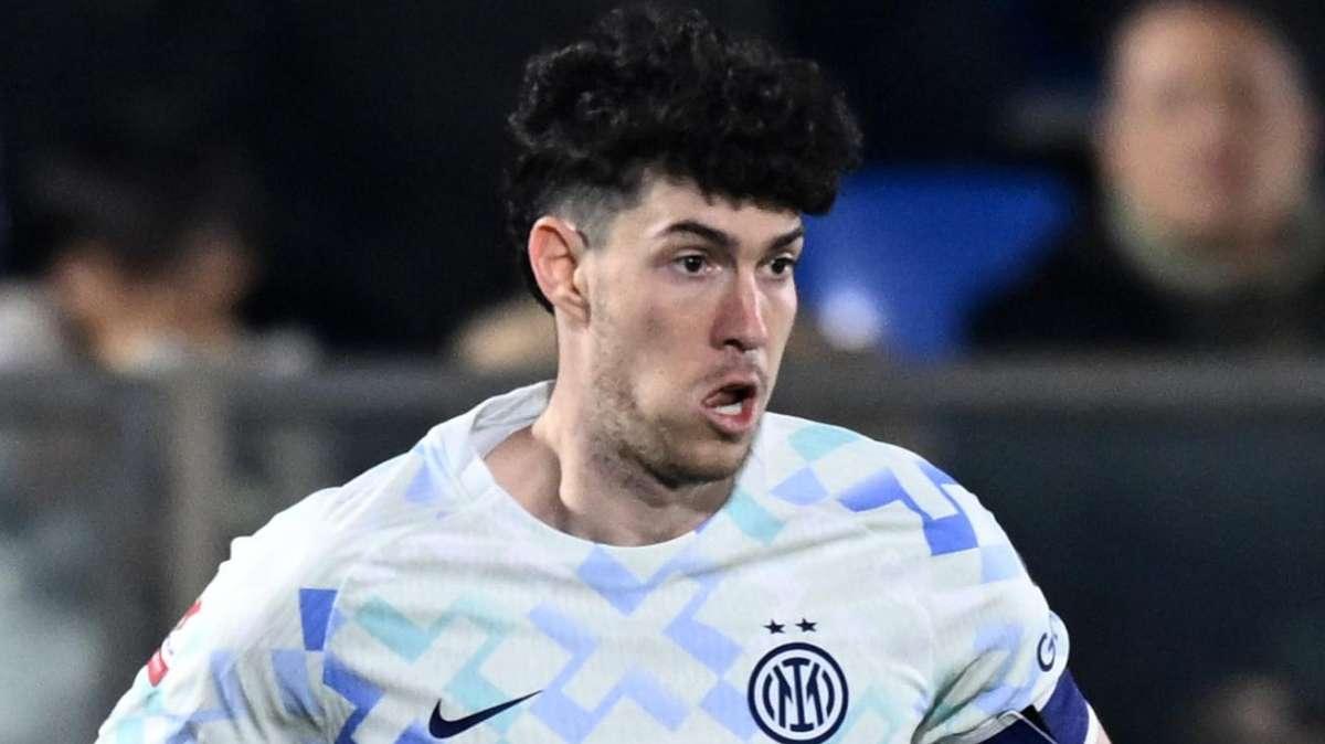 TS - Bastoni rischia un derby come Ronaldo. Ha fatto il callo ai fischi, ma...