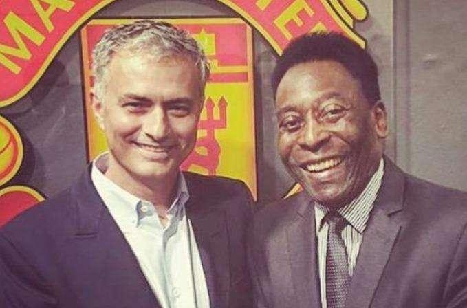 Mourinho ricorda Pelé: "Con lui uno dei momenti di cui vado più fiero. Riposa in pace Re"