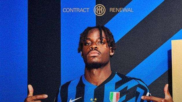 UFFICIALE - Bisseck rinnova con l'Inter fino al 2029. Il club annuncia: "Questa storia è destinata a proseguire"