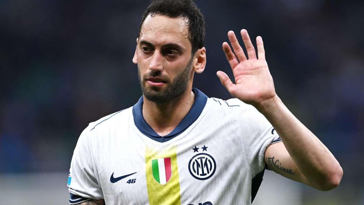 CdS - Calhanoglu non ha mai chiesto la cessione all'Inter. Il Fenerbahce prepara l'offerta, ma c'è un problema 