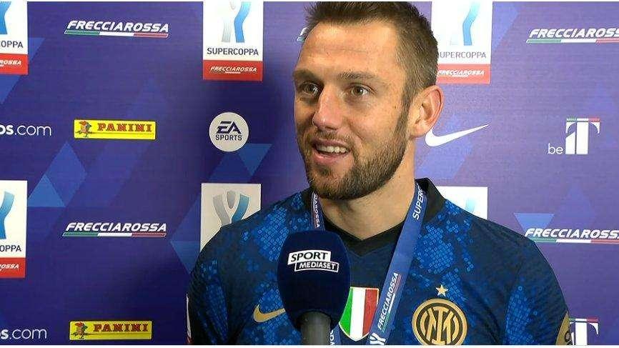 Il legale di De Vrij a FcIN: "Lukaku gli ha parlato di noi. Raiola lavora al rinnovo, ma ha un'altra priorità" 