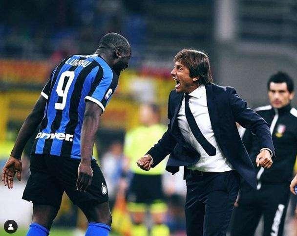 FOTO - Lukaku, primo gol contro il Milan: il belga esulta insieme a Conte nel finale di gara