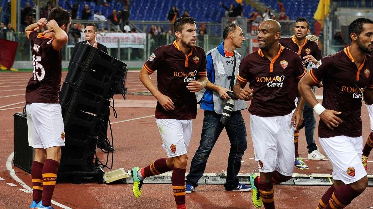 Pjanic sale in cattedra: Napoli ko, vola la Roma