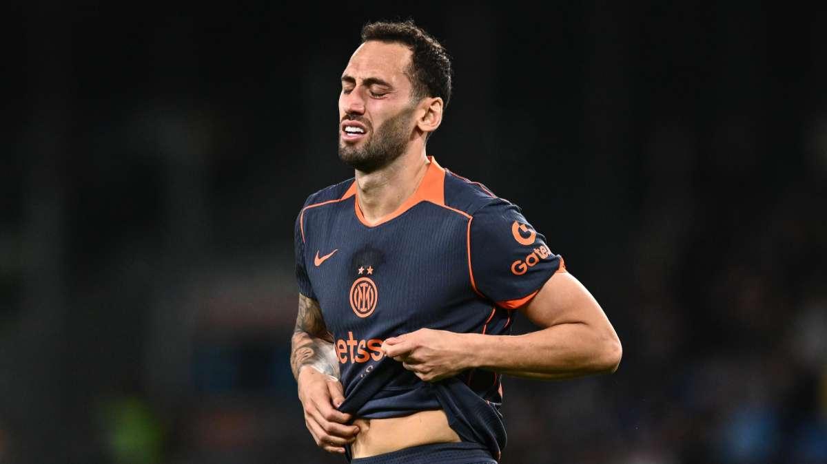 GdS - Calhanoglu-Inter, rinnovo 'nel limbo': sarà addio? Si deciderà tutto la prossima estate