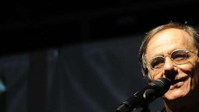Vecchioni: "Mourinho è stato madre, padre, moglie e figli insieme. San Siro? Può cancellarlo solo la nebbia"