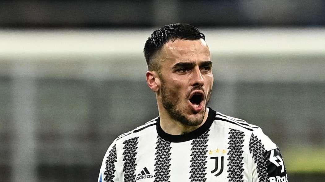 Juventus, nessuna lesione per Kostic. A disposizione di Allegri già col Verona, ci sarà con l'Inter