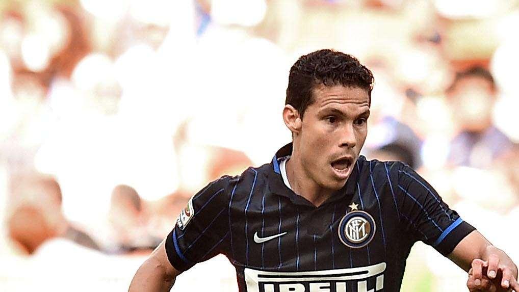 Verso il Chievo, difficili i recuperi di Hernanes e Vidic