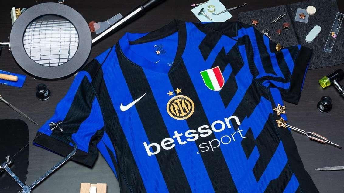 Inter, nuova maglia disponibile da oggi negli store online e fisici. Sabato l'esordio con il Las Palmas 