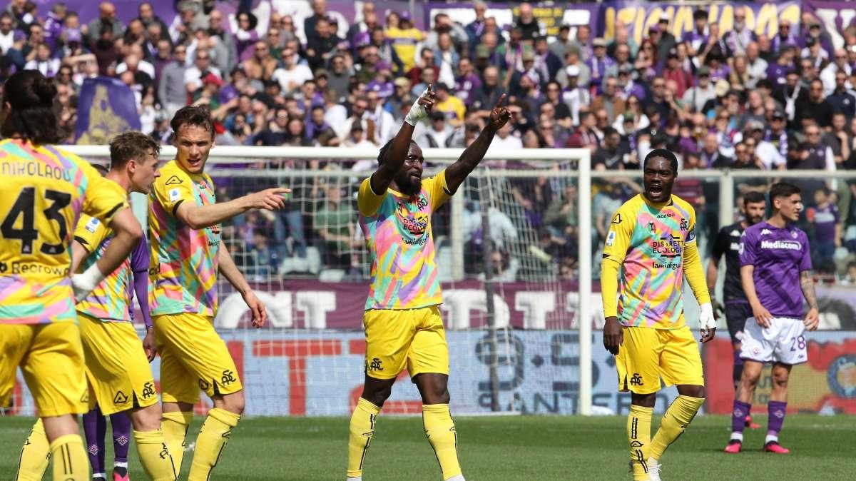 VIDEO - Nzola ferma la rincorsa della Fiorentina: punto d'oro per lo Spezia. Gli highlights del match