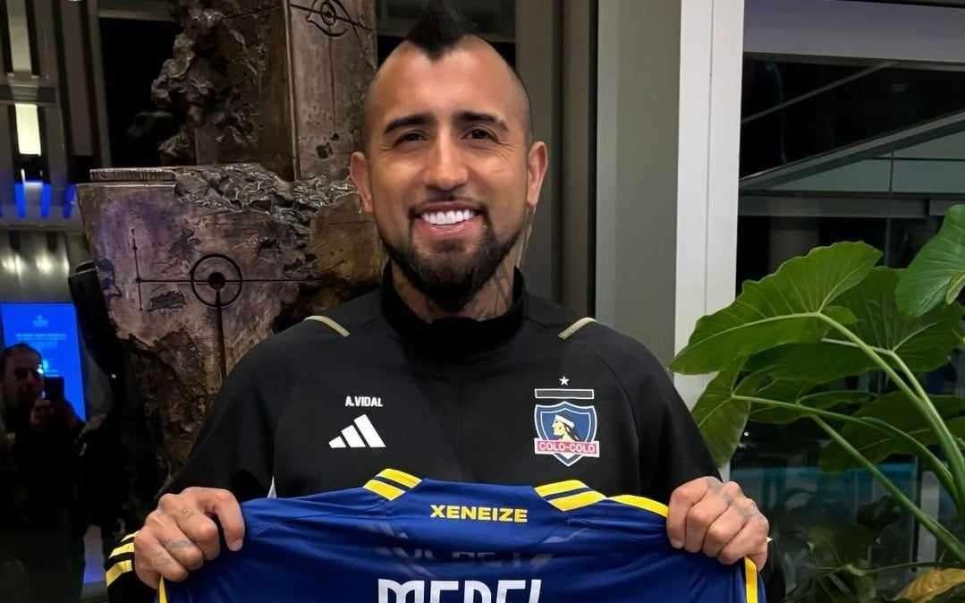 Il Colo-Colo sfida il River Plate: Medel regala la sua maglia del Boca a Vidal