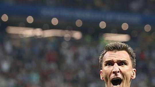 GdS - Vice-Lukaku, tra Dzeko e Giroud spunta Mandzukic: il croato si è appena svincolato. Sanchez, nodo ingaggio