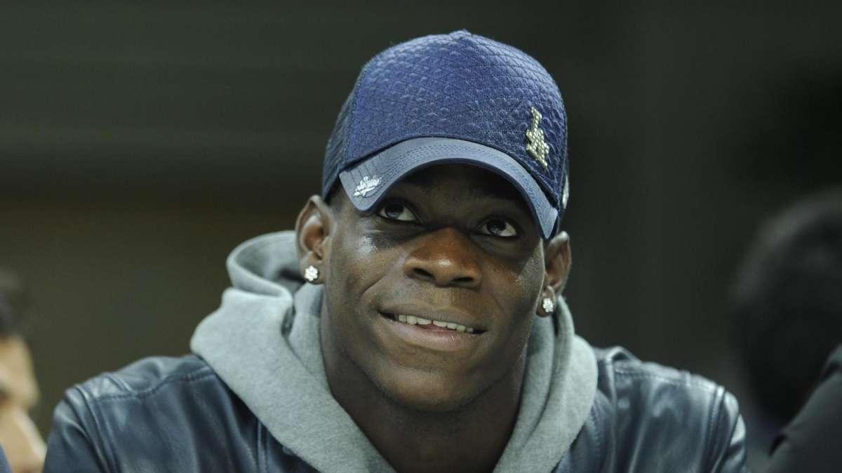 Balotelli: "Prima dei 24 anni vincerò il Pallone d'Oro"