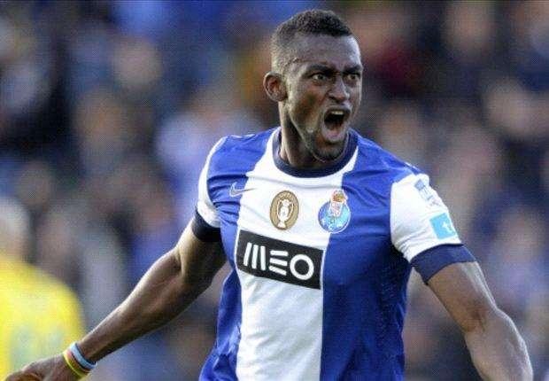 J. Martinez, Spurs in pressing. L'Inter resta defilata