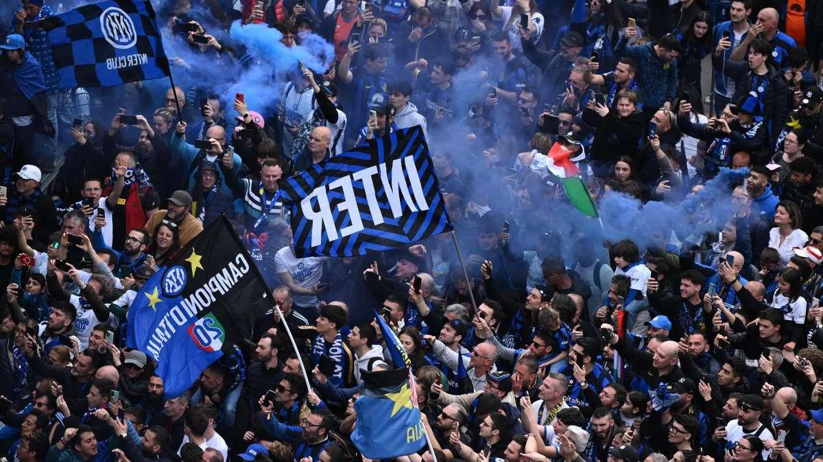 Footy Headlines aggiorna il completo casalingo dell'Inter: "Pantaloncini con strisce diagonali sul lato sinistro"