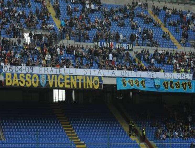 San Siro: un minuto di dolore per l'Abruzzo