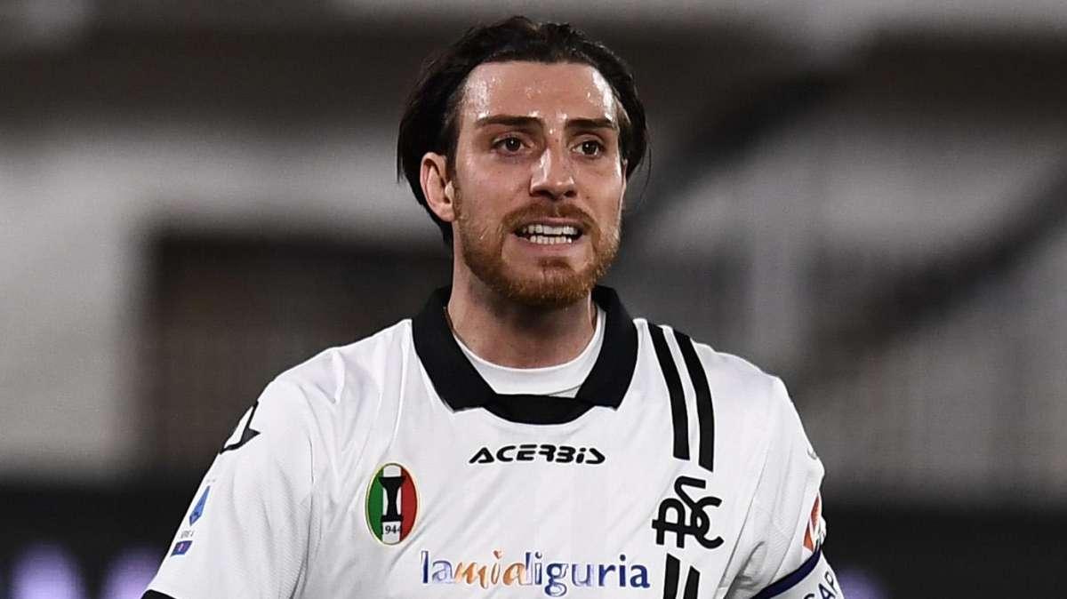 S. Bastoni aspetta l'Inter e assicura: "Hakimi e Dumfries tra i più forti contro cui ho giocato"