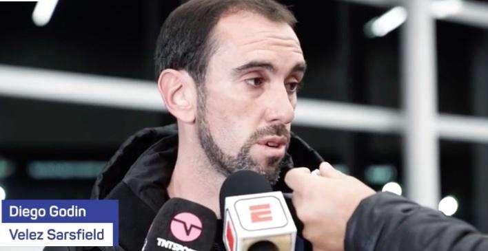 VIDEO - Velez, Godin si presenta: "In ogni club ho rispettato la maglia e i tifosi" 
