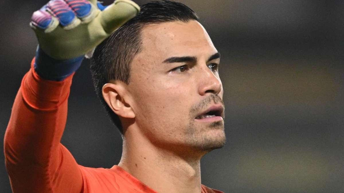 FOTO - Il secondo anello verde esprime solidarietà ad Emil Audero: striscione per il portiere