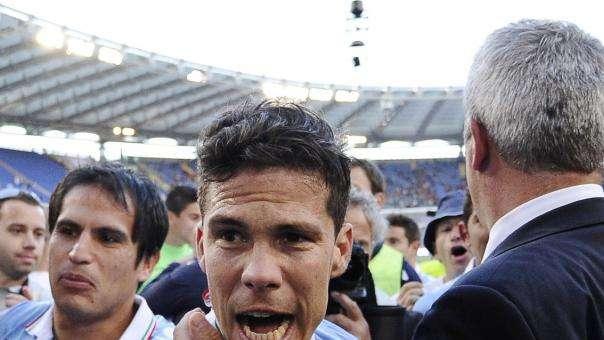 Inter su Hernanes? Lui replica così: "Lazio nel cuore"