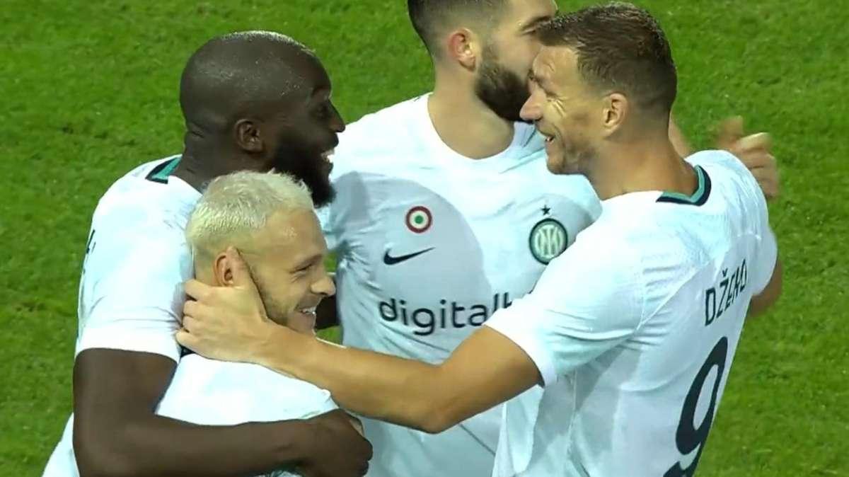 CdS - Verso Inter-Napoli: Lukaku e Dzeko dal 1', Lautaro jolly in corsa. Correa recuperato 