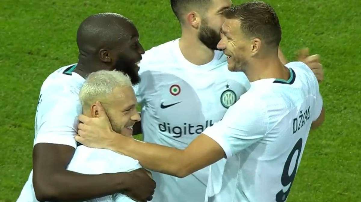 CdS - Lautaro prova a convincere Inzaghi: per Inter-Napoli i favoriti sono Lukaku e Dzeko