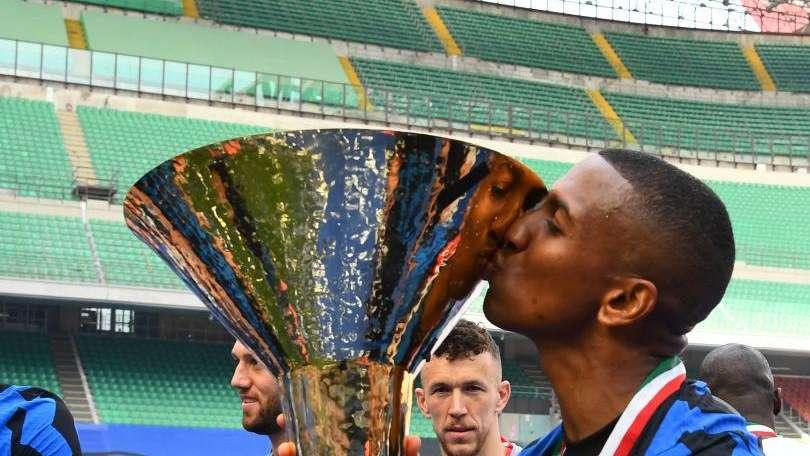 Sky Sports - Young a un passo dall'Aston Villa: visite mediche nelle prossime 24 ore