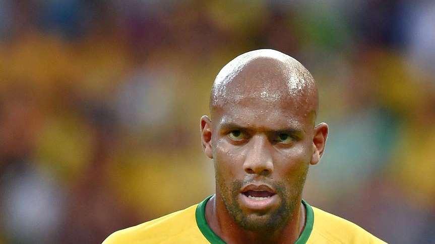 Roma, caso Maicon: ritarda il rientro e salta il ritiro