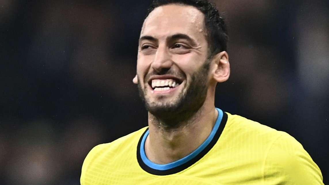 Porto-Inter, le pagelle - Darmian eroico, Acerbi da manuale. Calhanoglu è la lucidità in persona