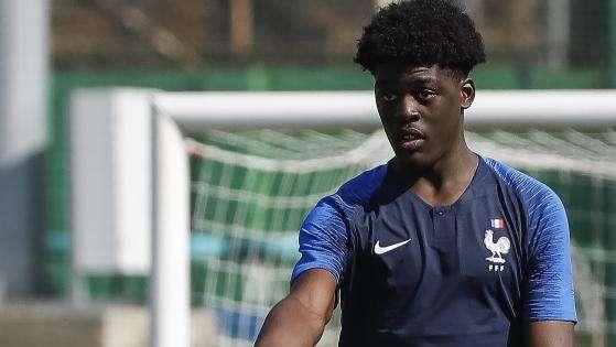 CdS - Lautaro martedì ad Appiano, lunedì visite e firma per Kinkoue