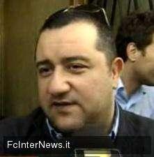 Raiola beccato sotto la sede del Milan: "Non rompete!"