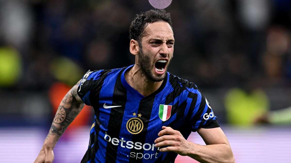 Calhanoglu al presidente Ali Koç: "Se accetta il mio stipendio, mi piacerebbe giocare per il Fenerbahce"