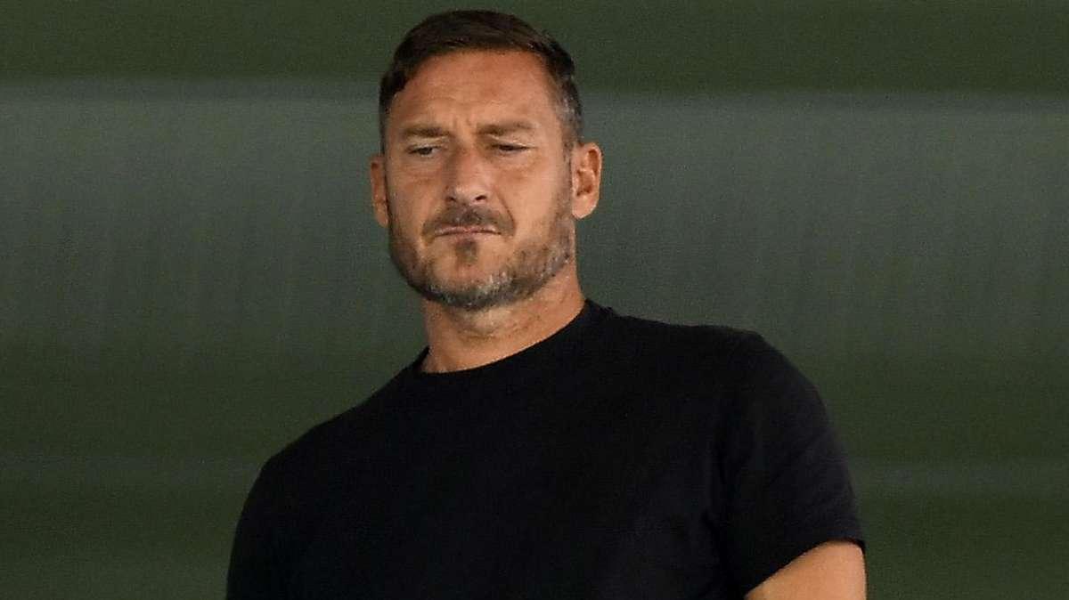 Mourinho vs De Rossi, Totti: "Nessun paragone. Mou è il numero uno, Daniele sta dimostrando il suo valore"