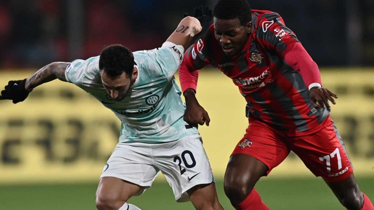 Giudice sportivo, due squalificati e sette diffidati. Sanzioni per Calhanoglu e Acerbi