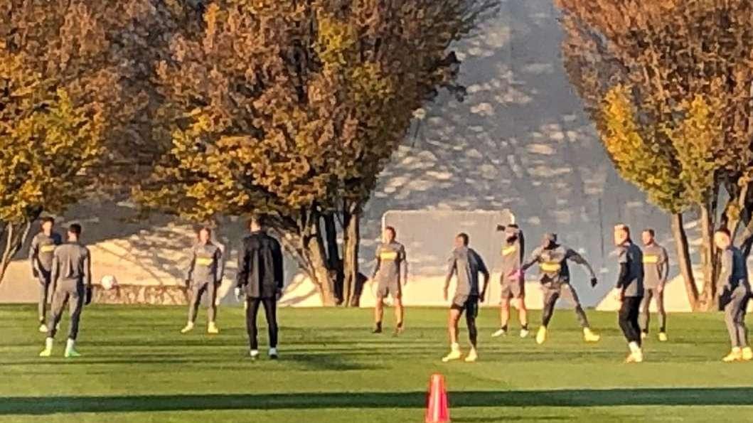 Verso Inter-Real: Sensi regolarmente in gruppo, out solo Brozo e Kolarov. Rifinitura dopo una lunga sessione video