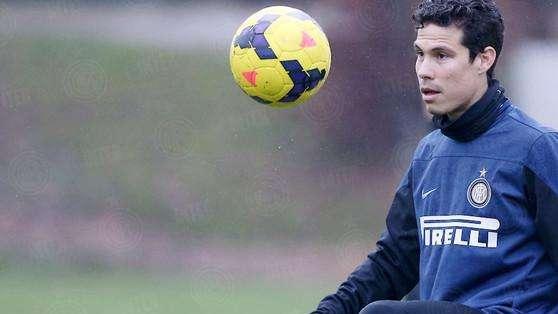 VIDEO - Hernanes, prima magia in allenamento!