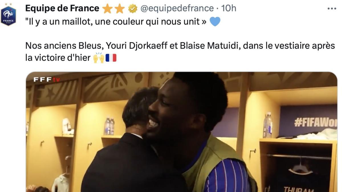 Mondiale, Francia agli ottavi: Djorkaeff abbraccia Thuram negli spogliatoi
