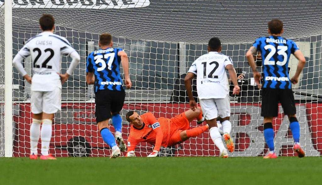 Handanovic ritocca il record di rigori parati in A ed eguaglia Zenga per presenze in nerazzurro