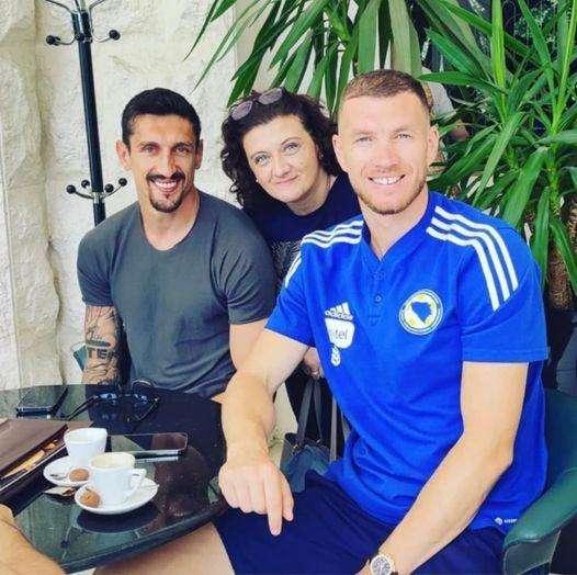 Prima di Montenegro-Bosnia, Savic fa visita all'ex compagno Edin Dzeko