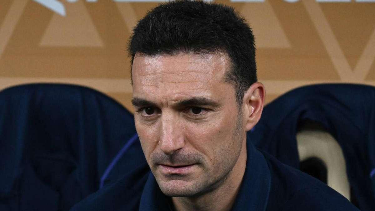 Argentina, Scaloni annuncia: "Faremo un'amichevole per aiutare la gente di Bahia Blanca"