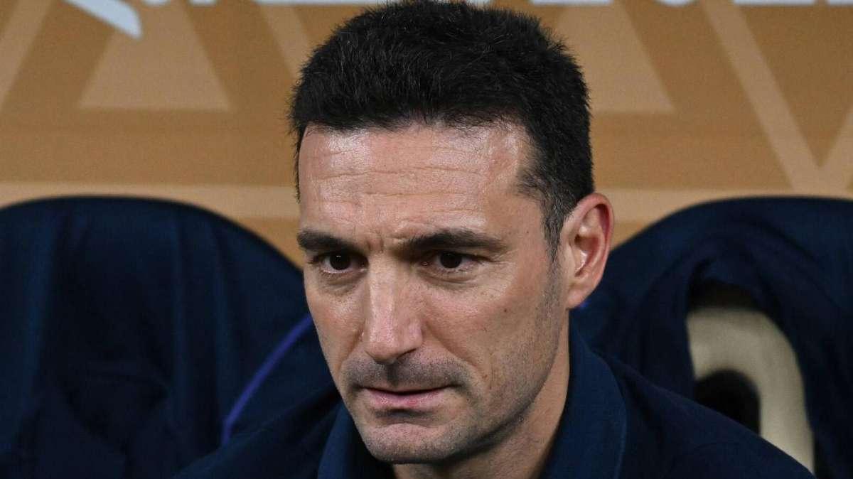 Argentina, Scaloni: “Convocare i giocatori ‘europei’ è sempre più difficile. Club fuori dalle regole”
