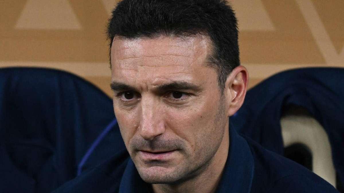 Scaloni: "Lautaro e Julian? Oggi insieme, ma ci sono gli equilibri. Alvarez felice per il compagno"