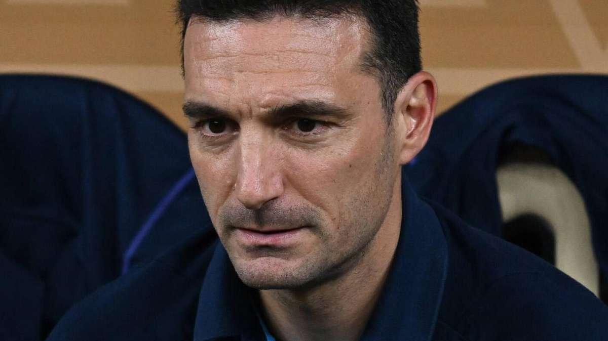 Scaloni torna sul ko con l'Arabia: "Partita strana, capita una volta su mille. Hanno costruito bene il fuorigioco"