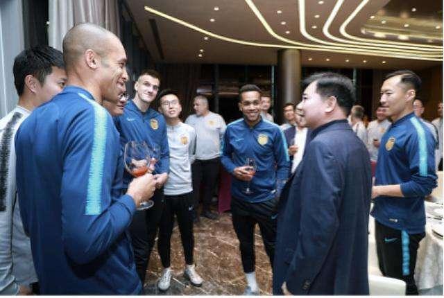 CSL, Jiangsu quarto: Jindong Zhang incontra e motiva la squadra in vista della prossima stagione 