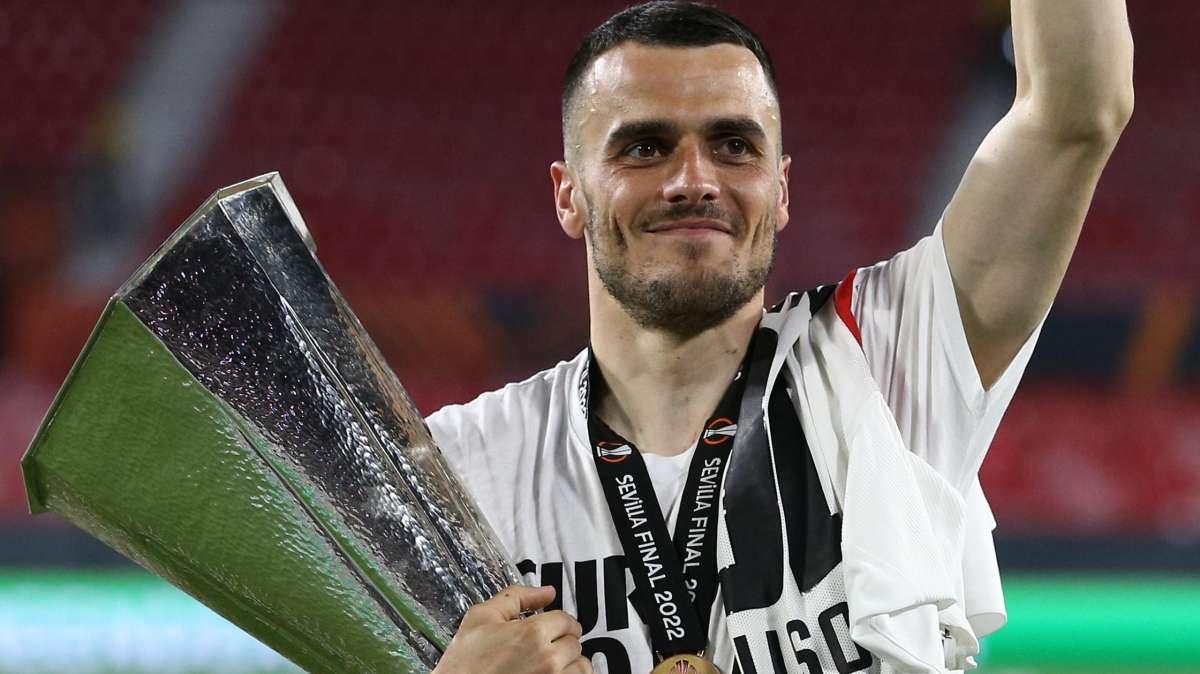 GdS - Mertens dice no, la Juve vira su Kostic: oggi l'offerta da 8 milioni all'Eintracht